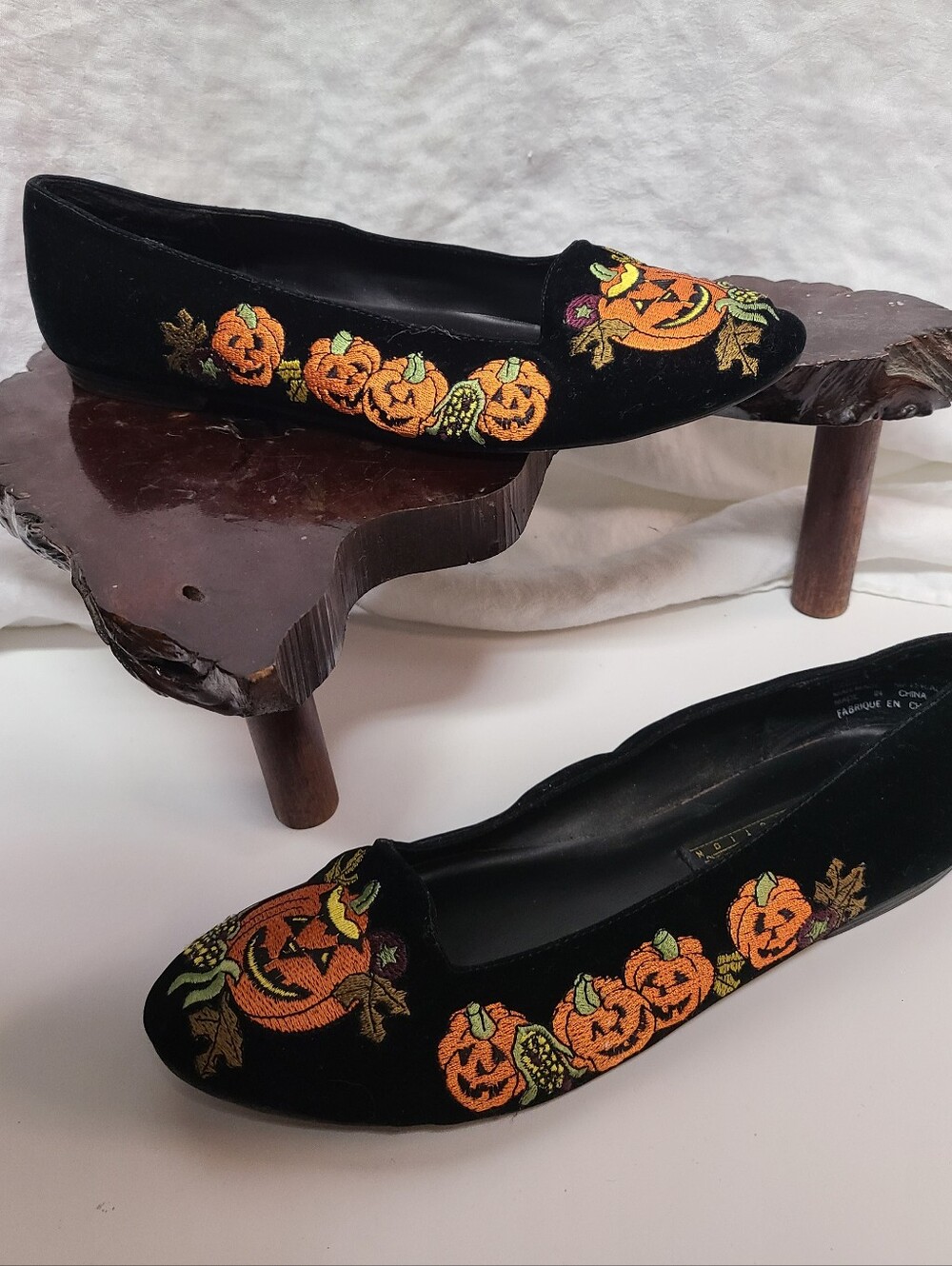 Vintage Black Pumpkin Embroidered Flats
